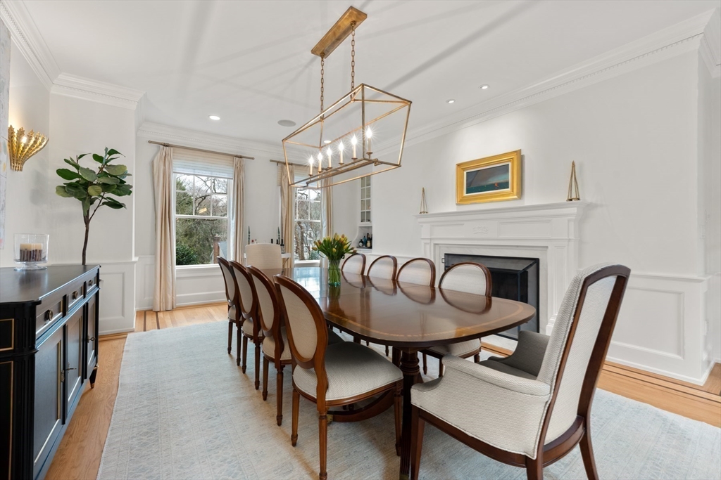 8 Glen Brook Road