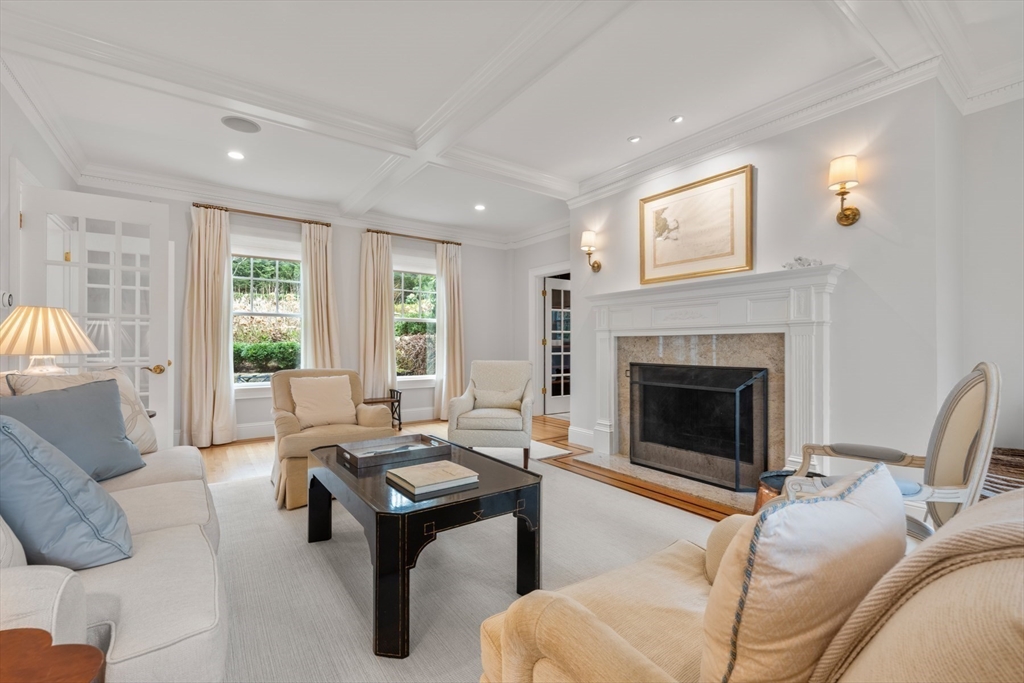 8 Glen Brook Road
