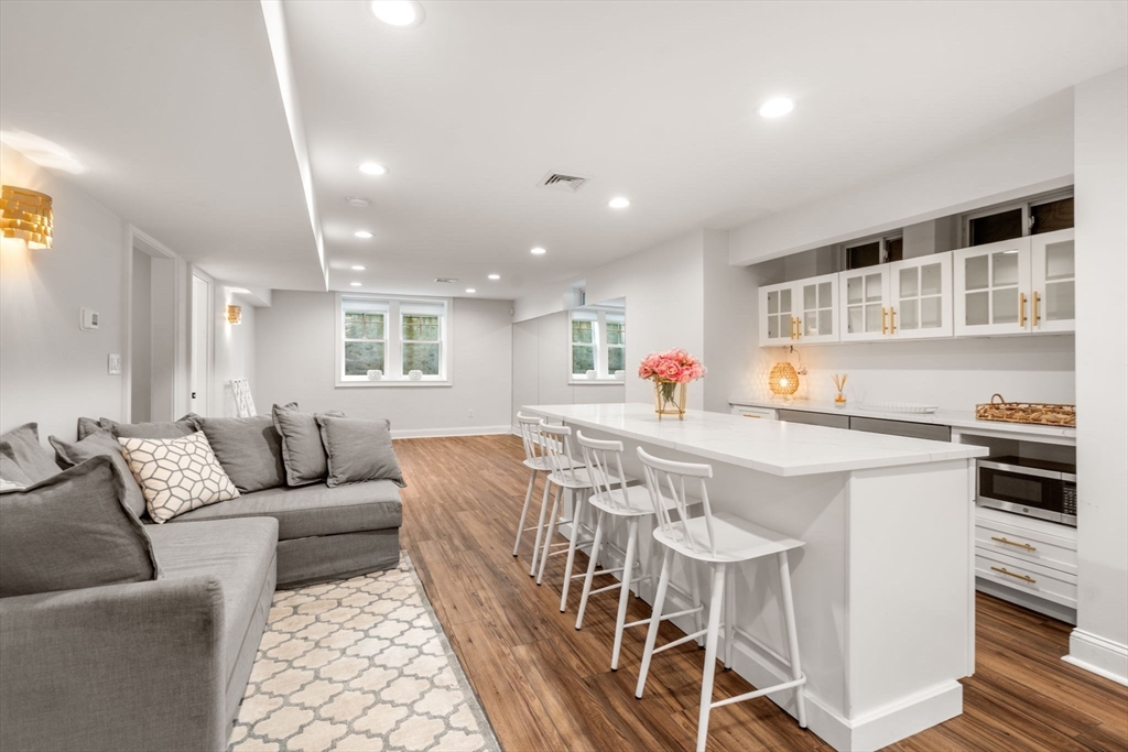 33 Hickory Rd
