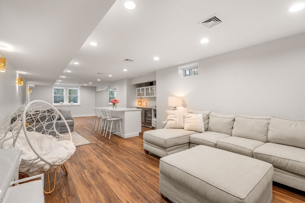 33 Hickory Rd