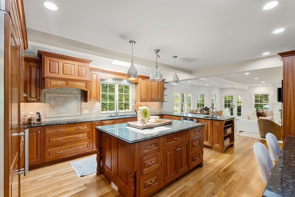 1 Kenilworth Circle