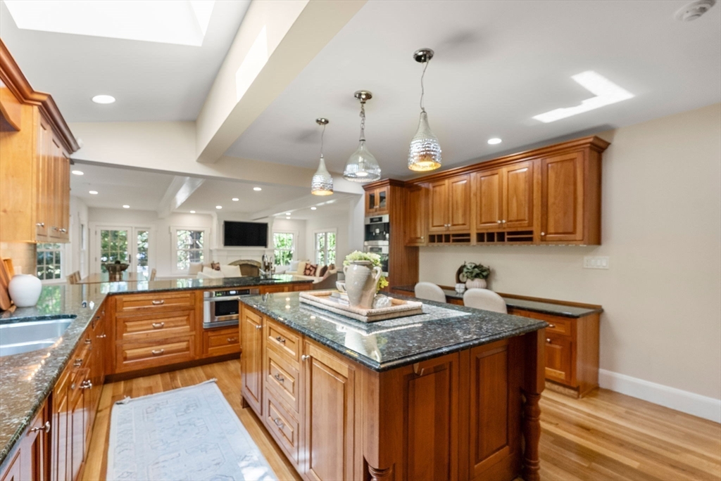 1 Kenilworth Circle