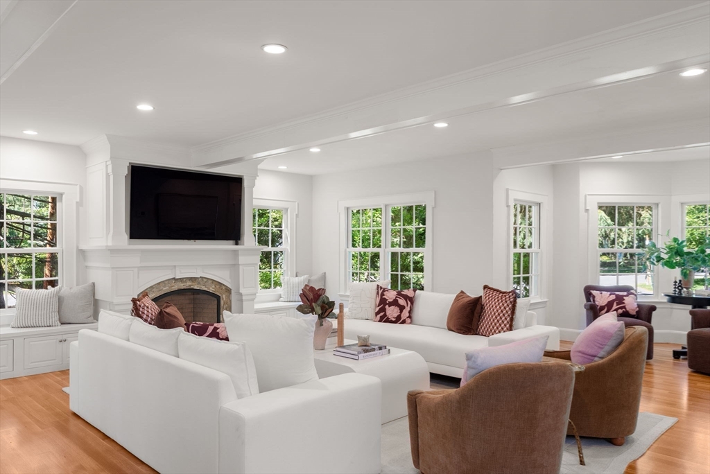 1 Kenilworth Circle