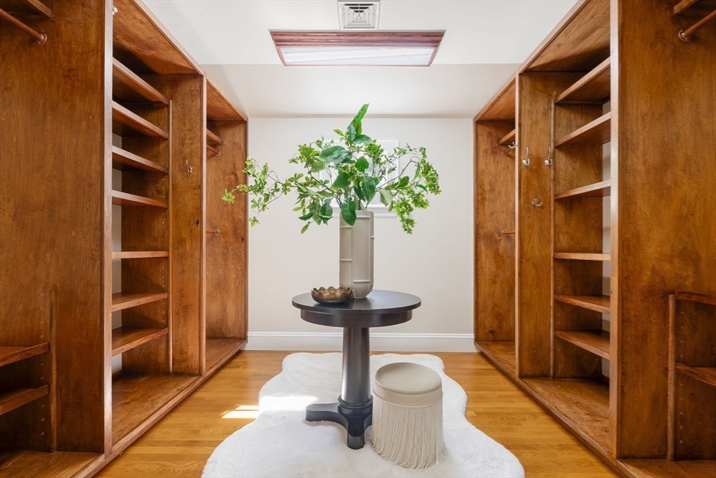 1 Kenilworth Circle