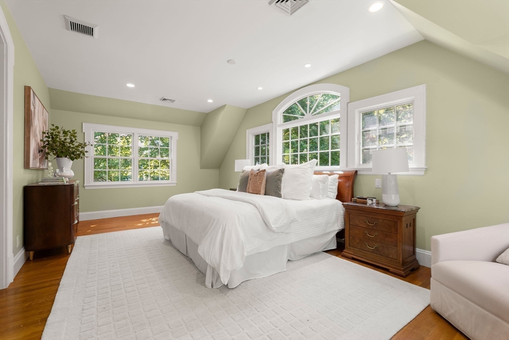 1 Kenilworth Circle