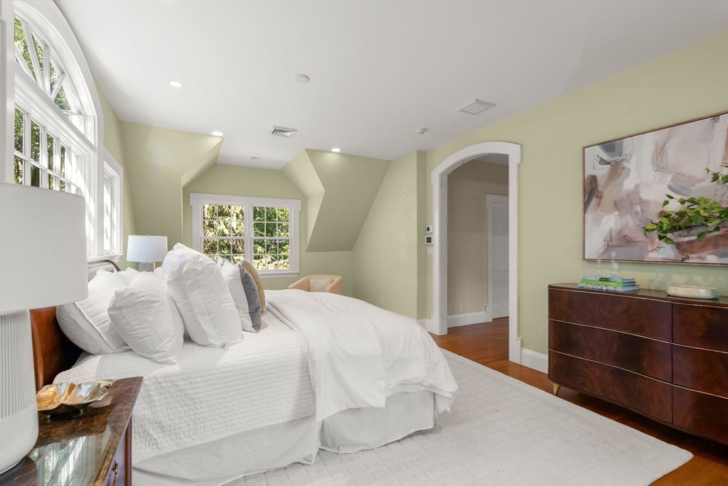 1 Kenilworth Circle