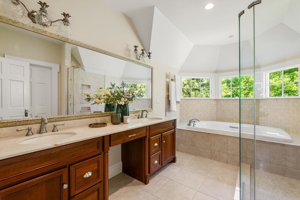 1 Kenilworth Circle