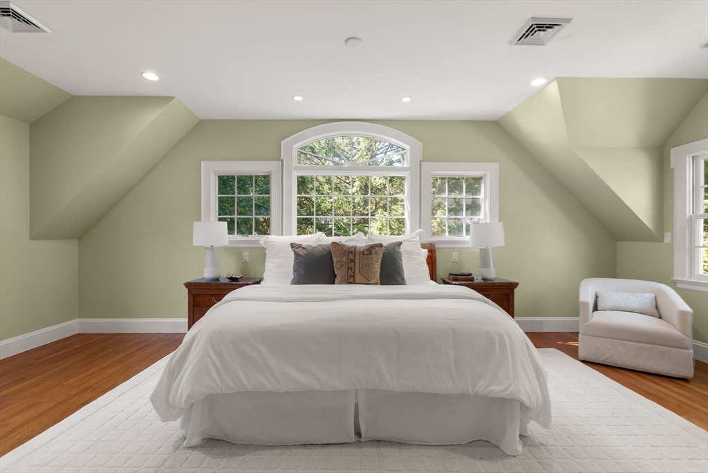 1 Kenilworth Circle