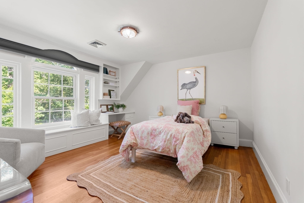 1 Kenilworth Circle