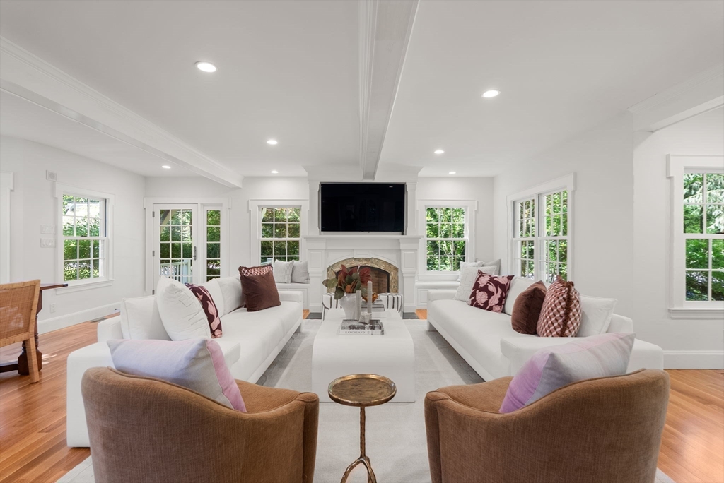 1 Kenilworth Circle