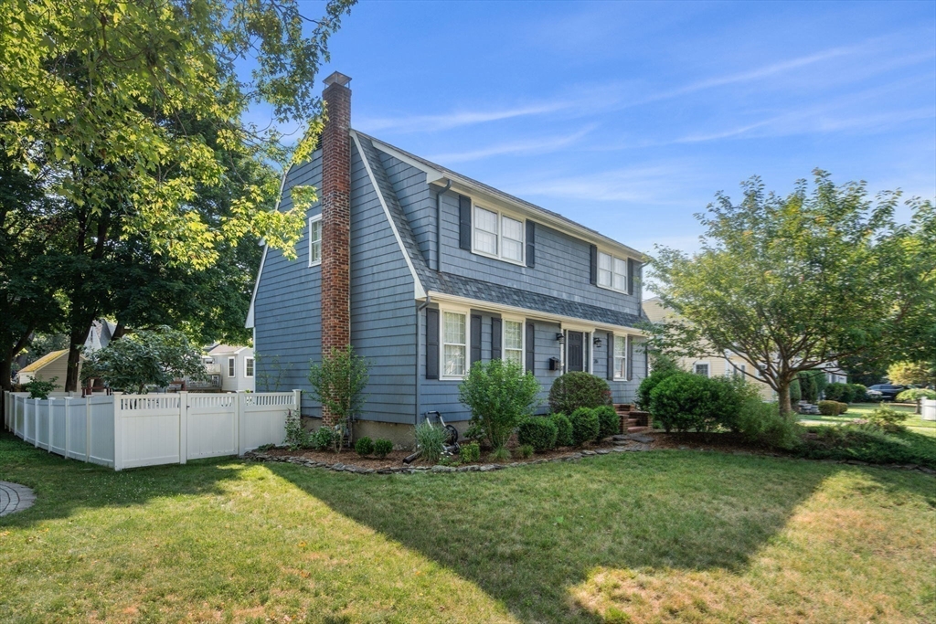 26 Hawthorn Ave