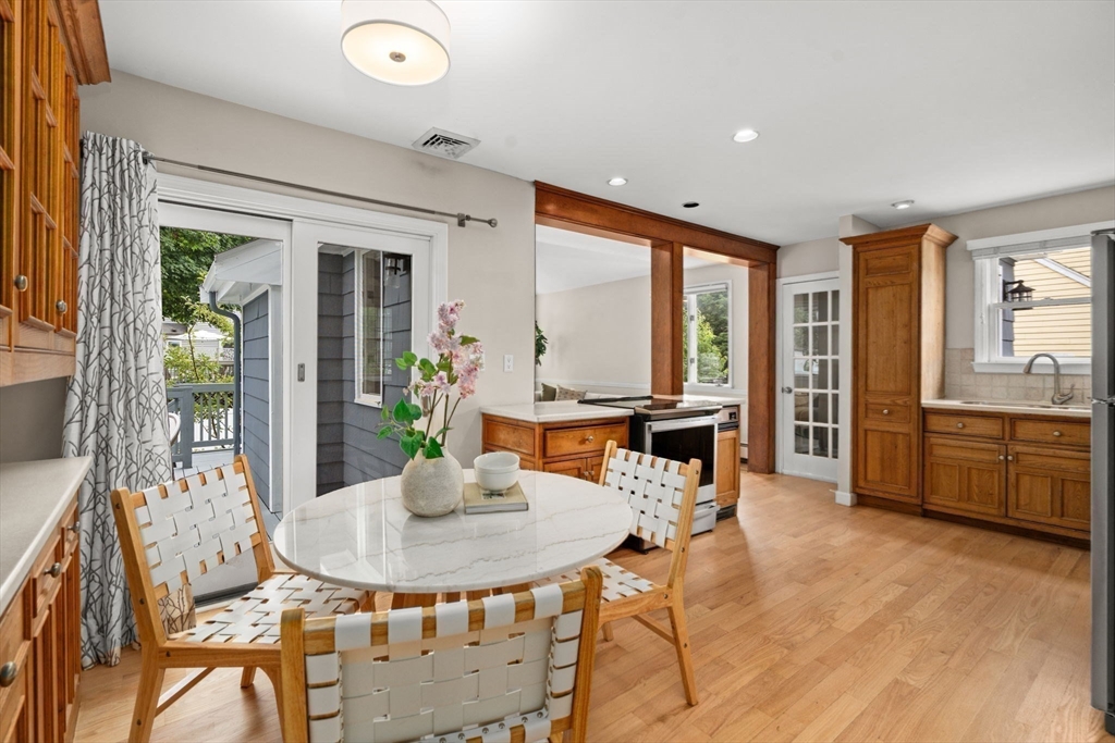 26 Hawthorn Ave
