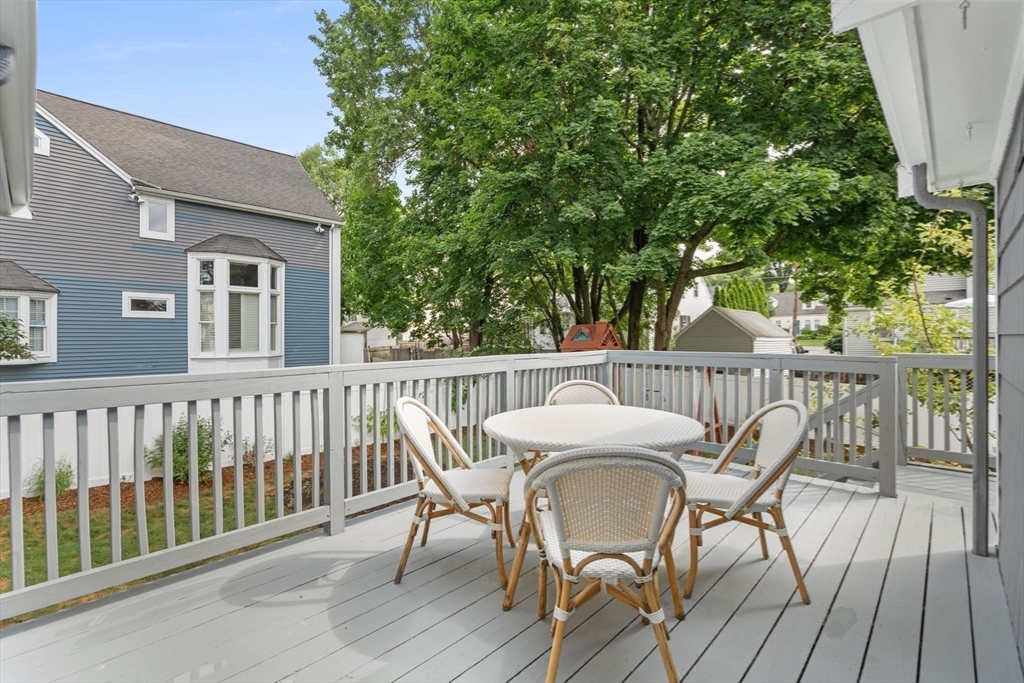 26 Hawthorn Ave