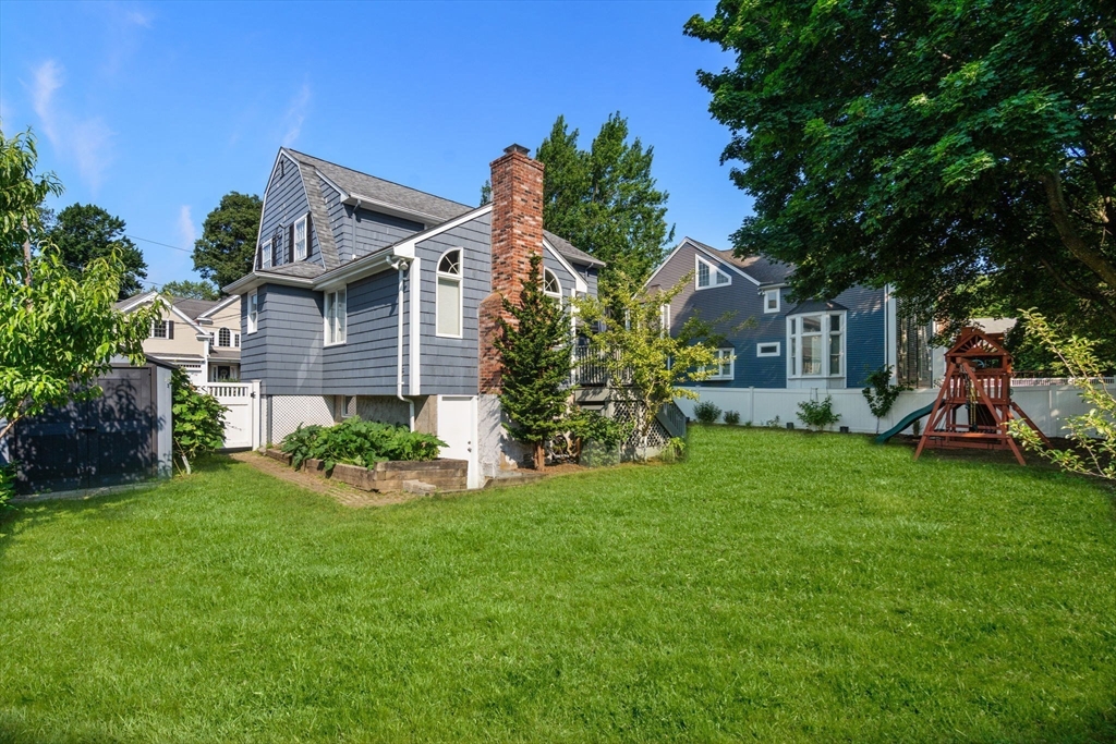 26 Hawthorn Ave