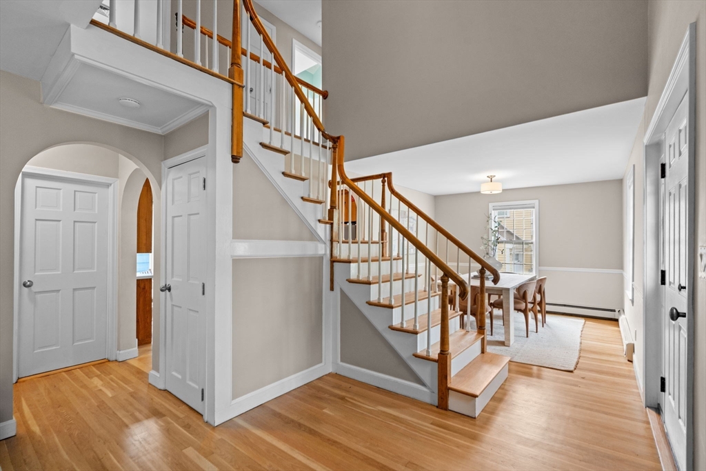 26 Hawthorn Ave