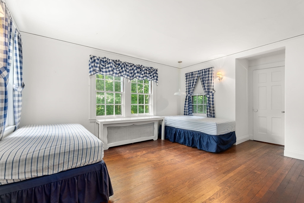 25 Hillside Rd