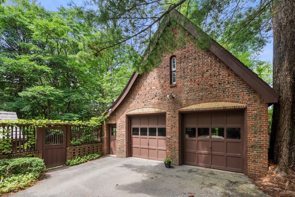 25 Hillside Rd