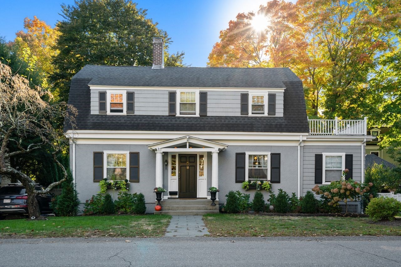 18 Woodlawn Ave