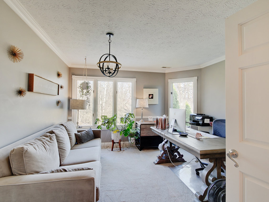 1709 Woodcroft Court