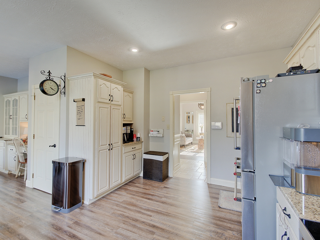 1709 Woodcroft Court