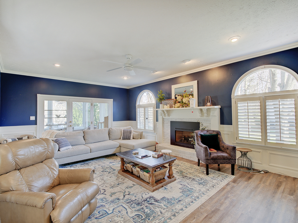 1709 Woodcroft Court