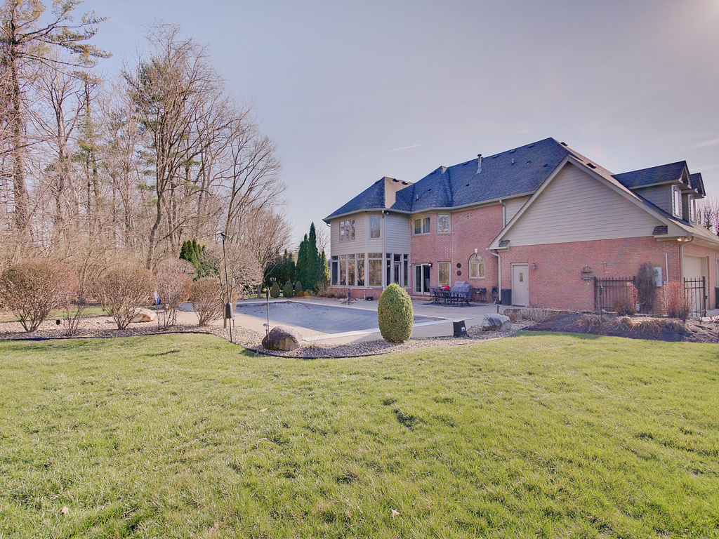1709 Woodcroft Court
