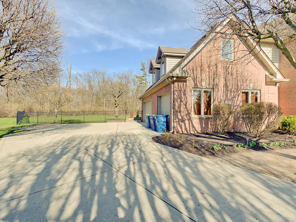 1709 Woodcroft Court