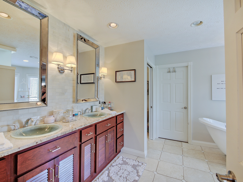1709 Woodcroft Court