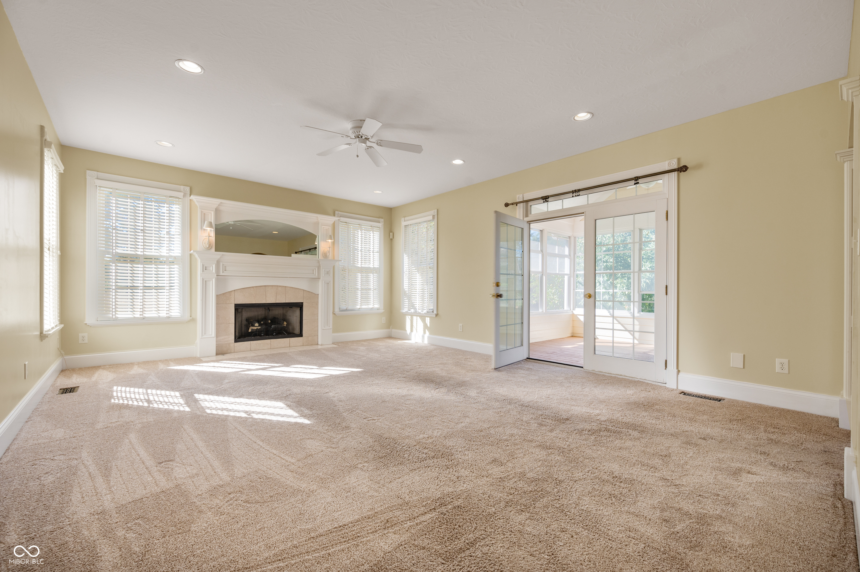 4176 N 625 W