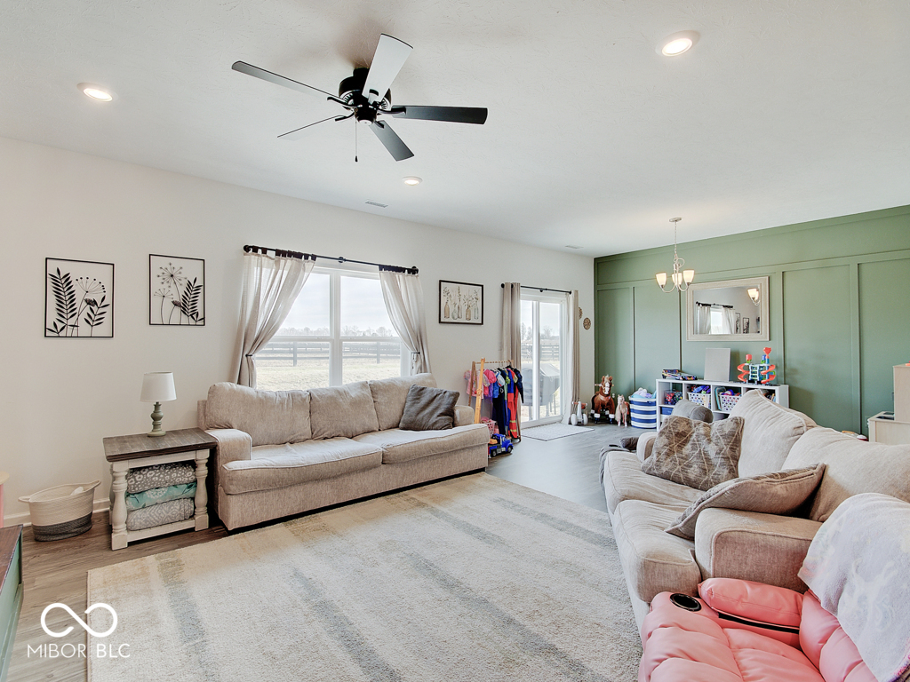 1453 Bigleaf Drive