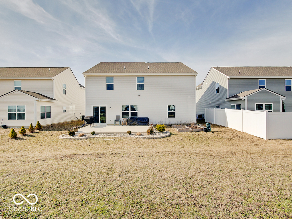 1453 Bigleaf Drive