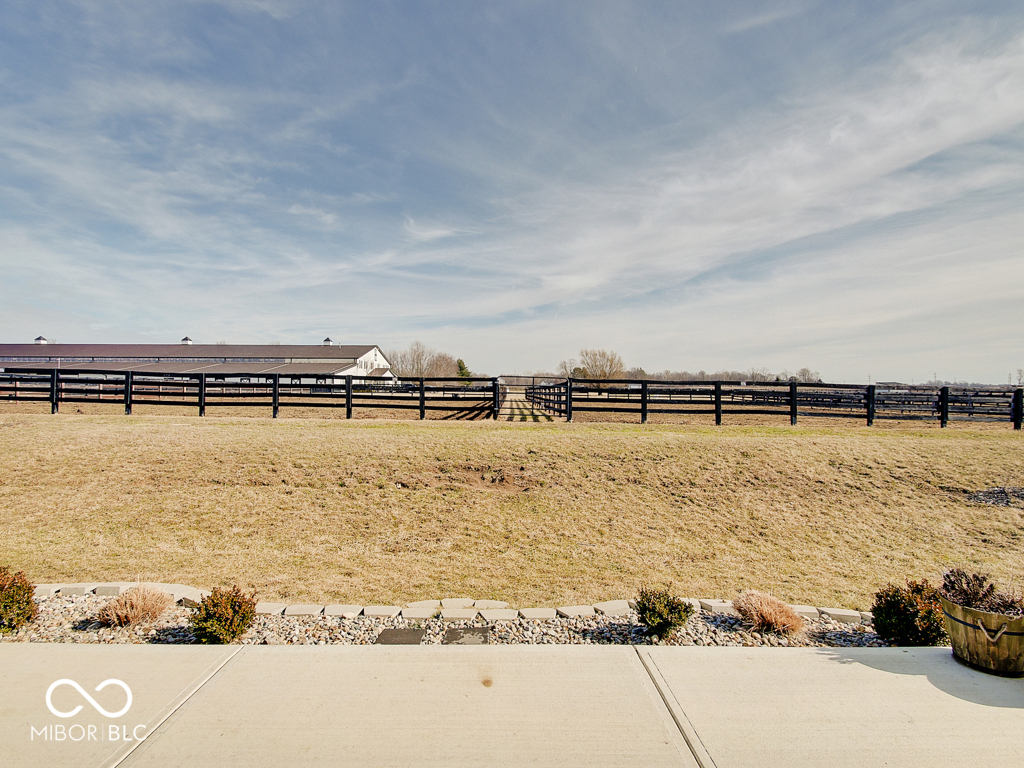 1453 Bigleaf Drive
