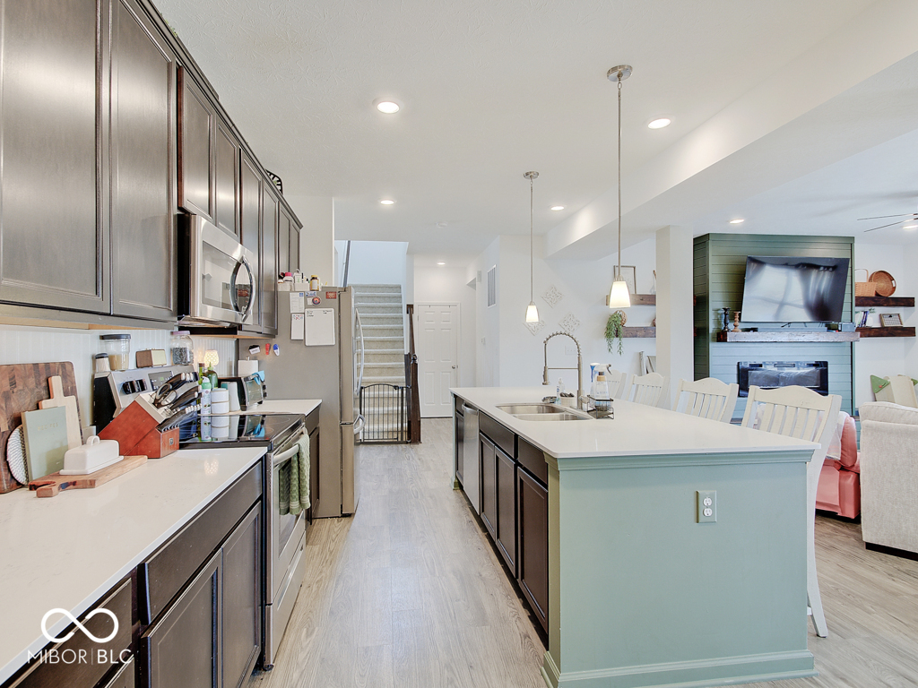 1453 Bigleaf Drive