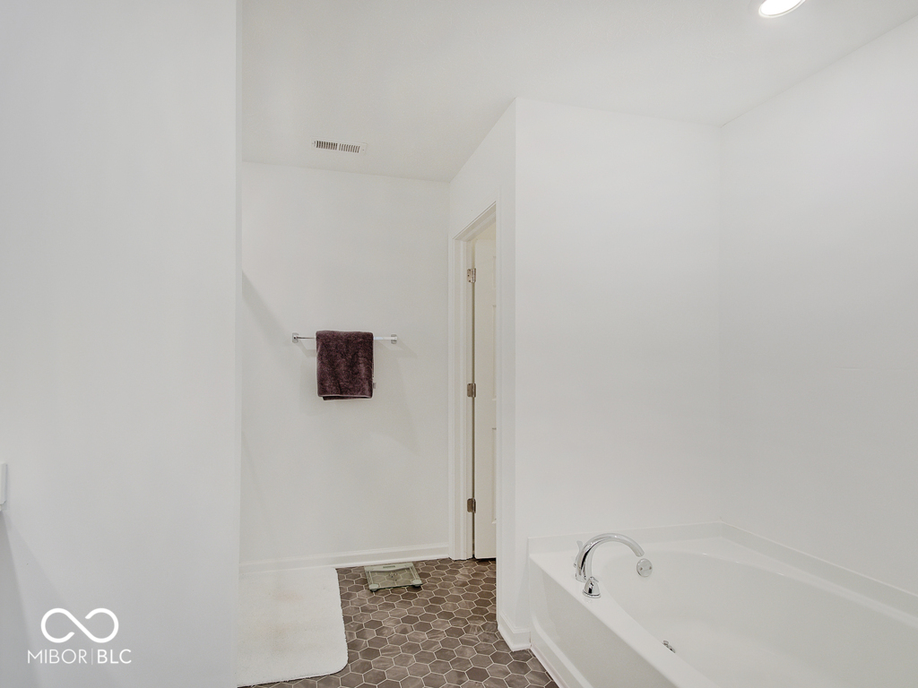 1453 Bigleaf Drive