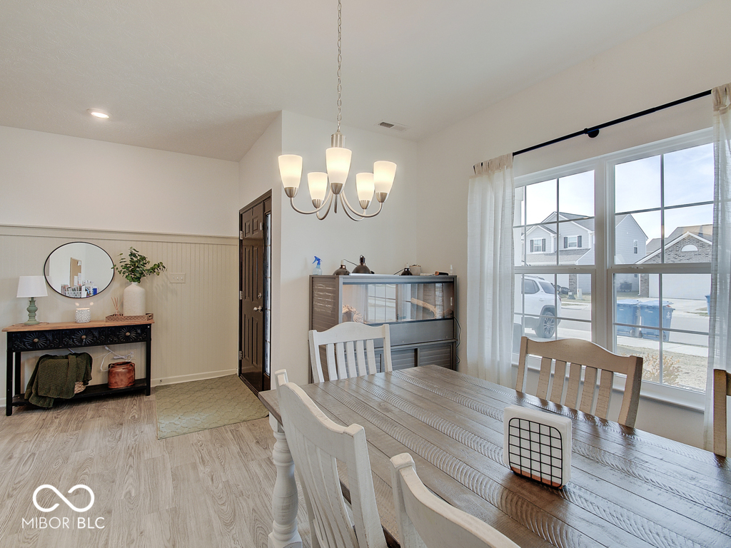 1453 Bigleaf Drive