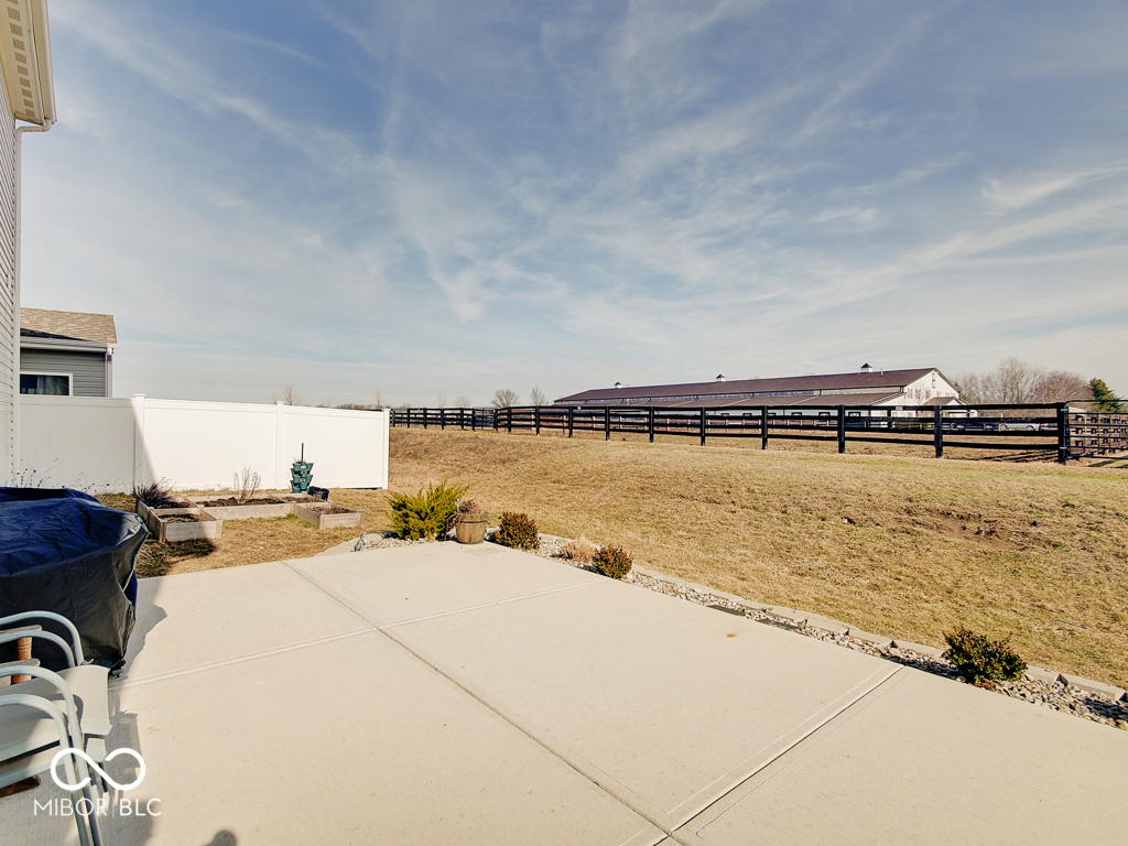 1453 Bigleaf Drive