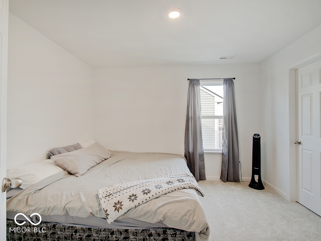 1453 Bigleaf Drive