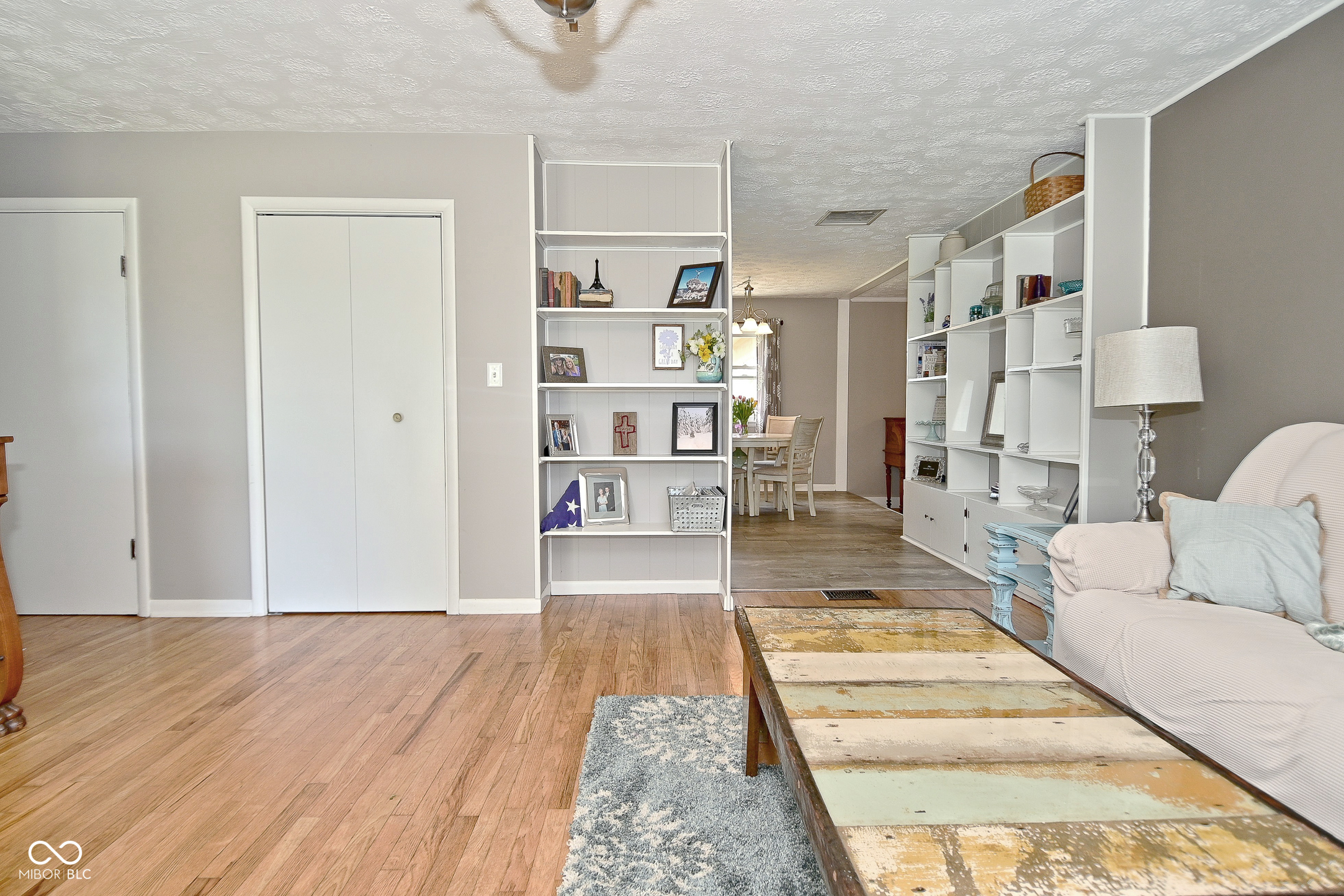 5693 W Walnut Street