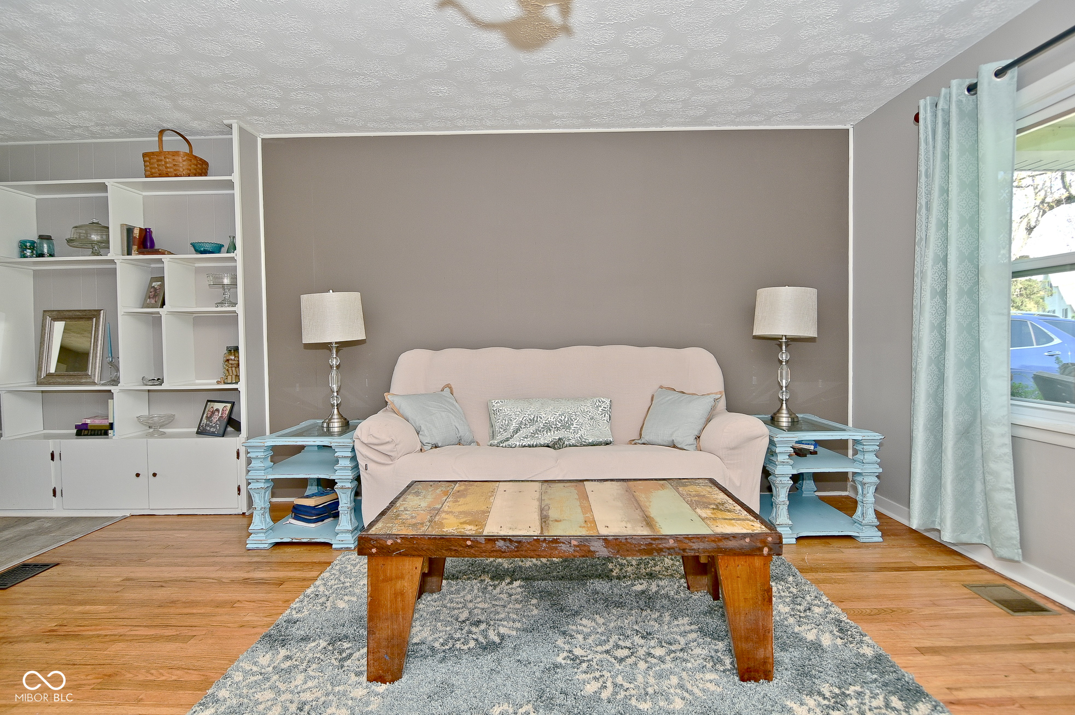 5693 W Walnut Street