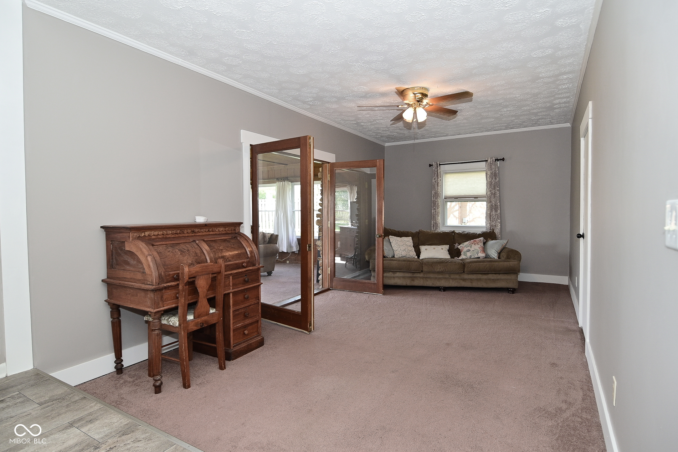 5693 W Walnut Street