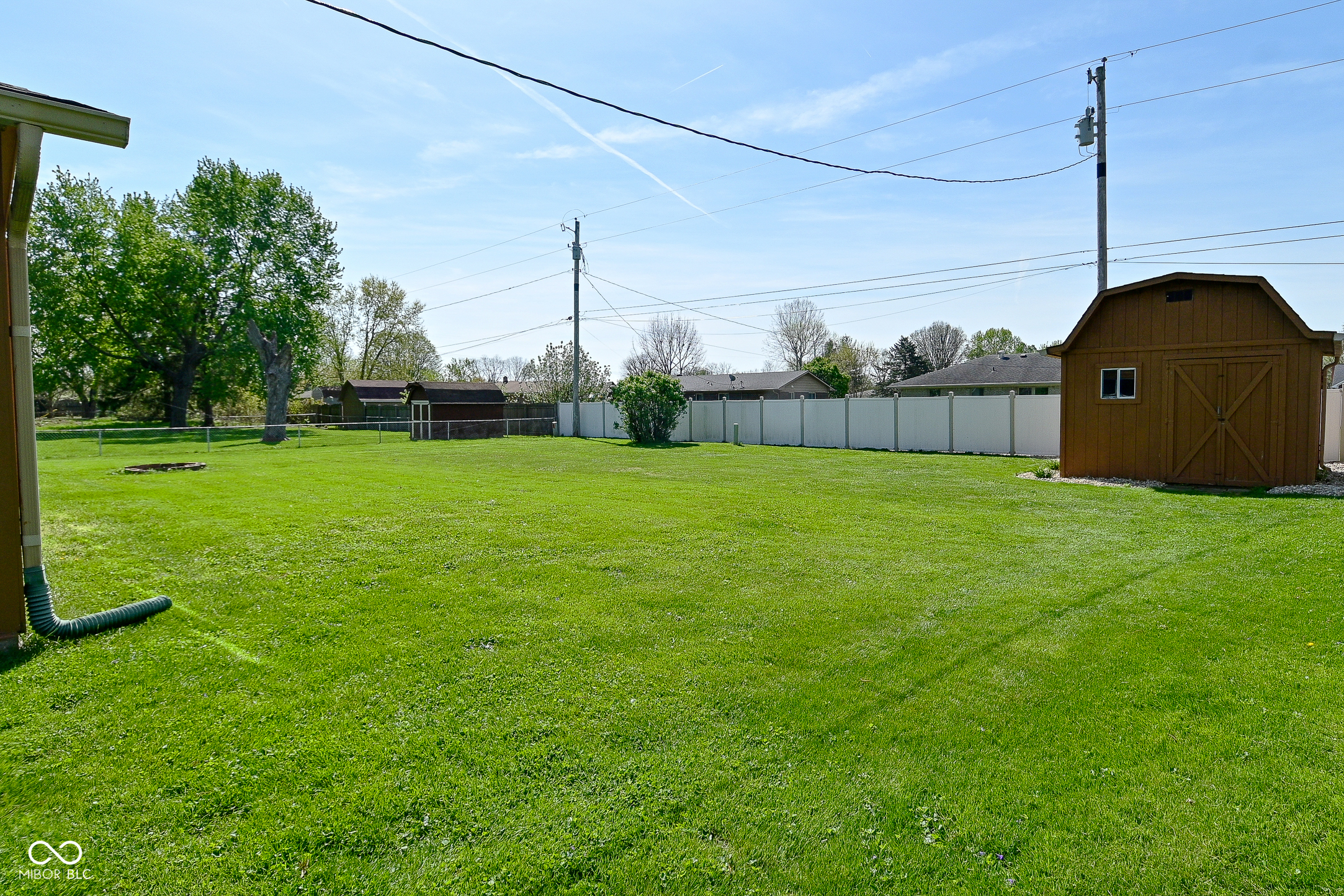5693 W Walnut Street