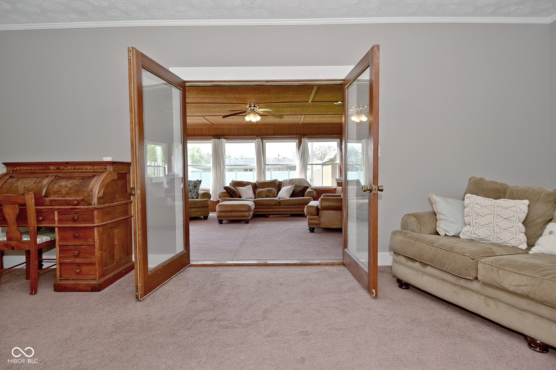 5693 W Walnut Street