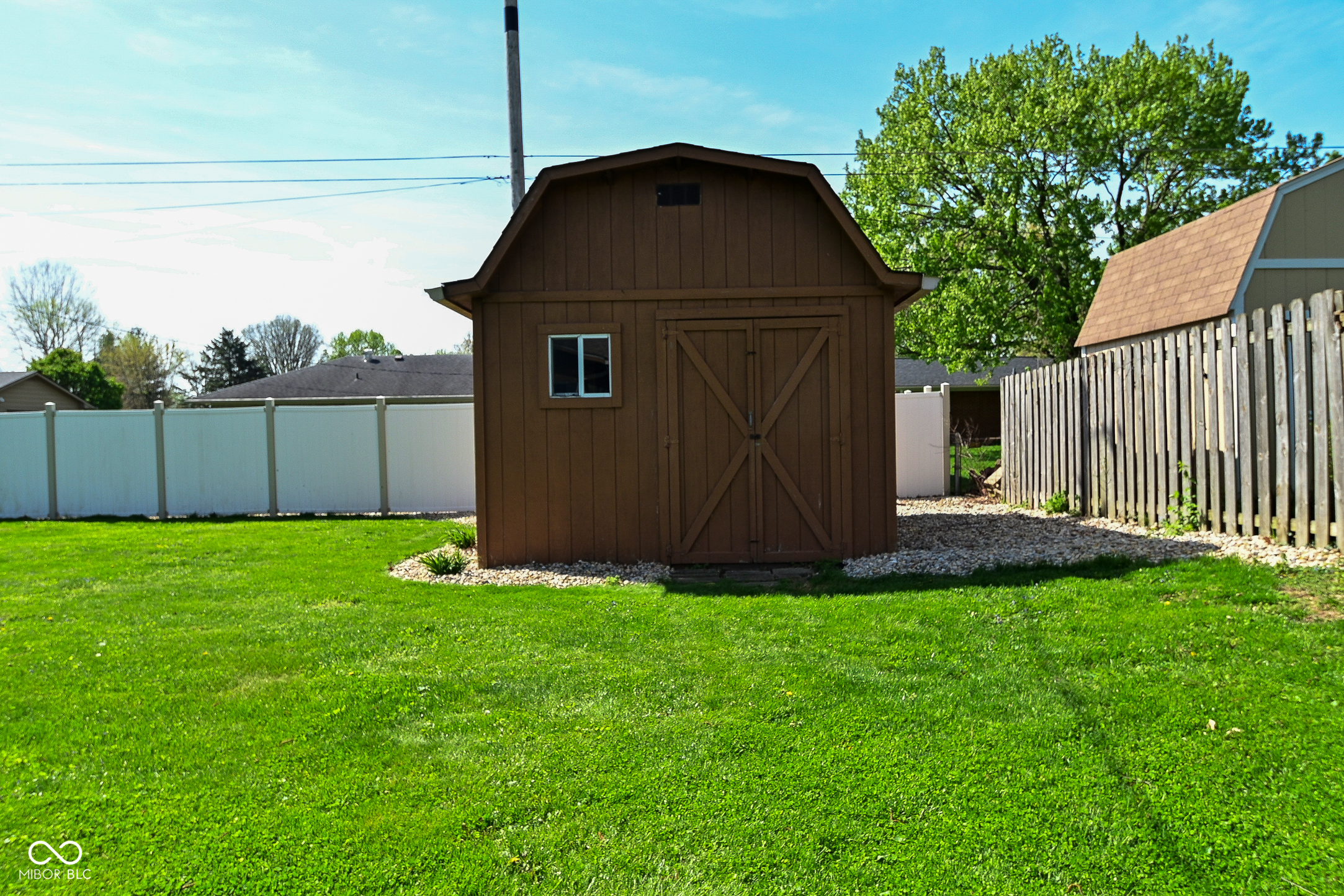5693 W Walnut Street