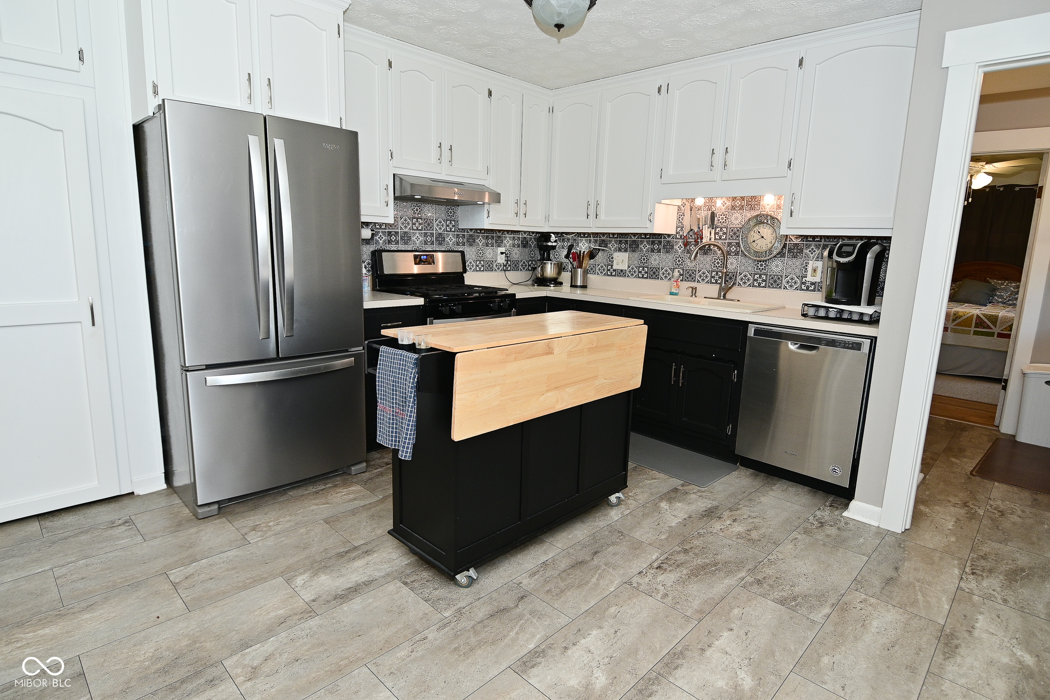 5693 W Walnut Street