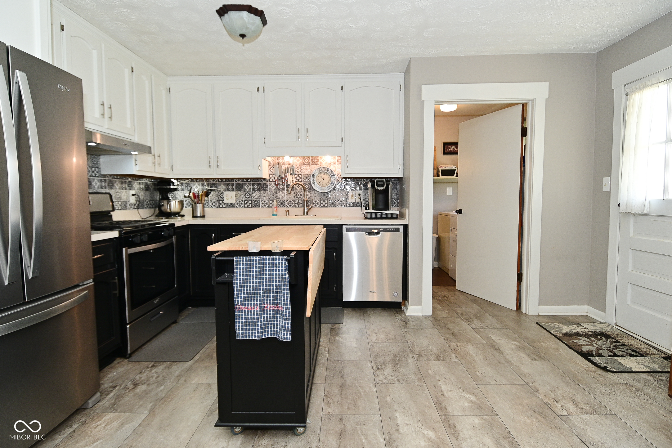5693 W Walnut Street