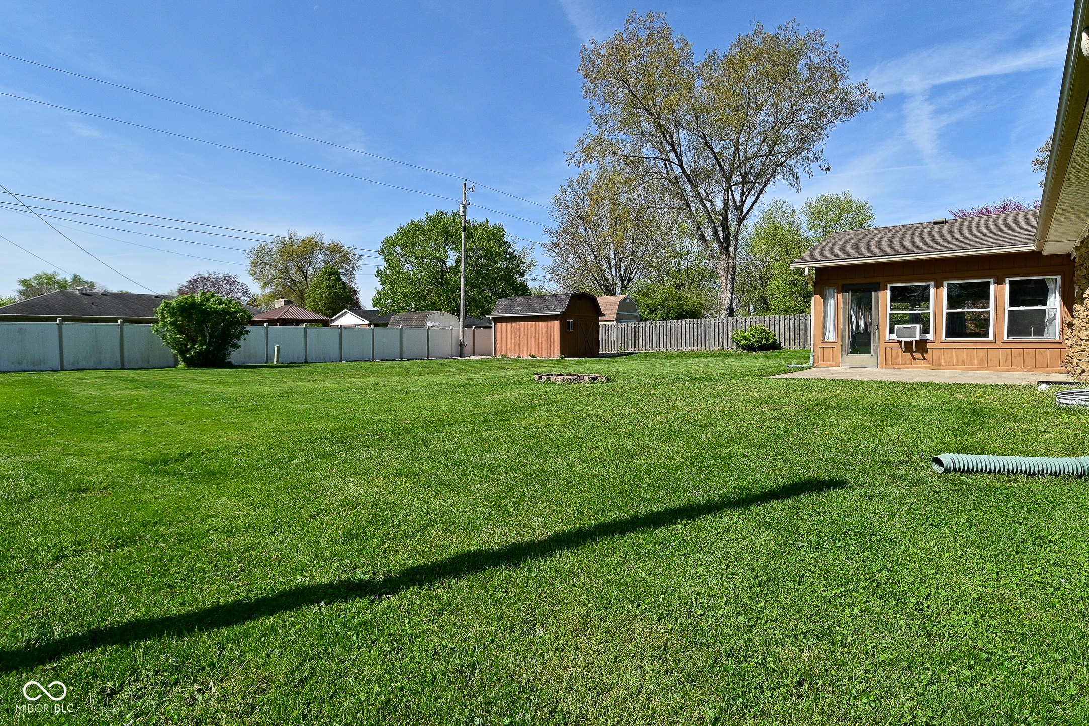 5693 W Walnut Street