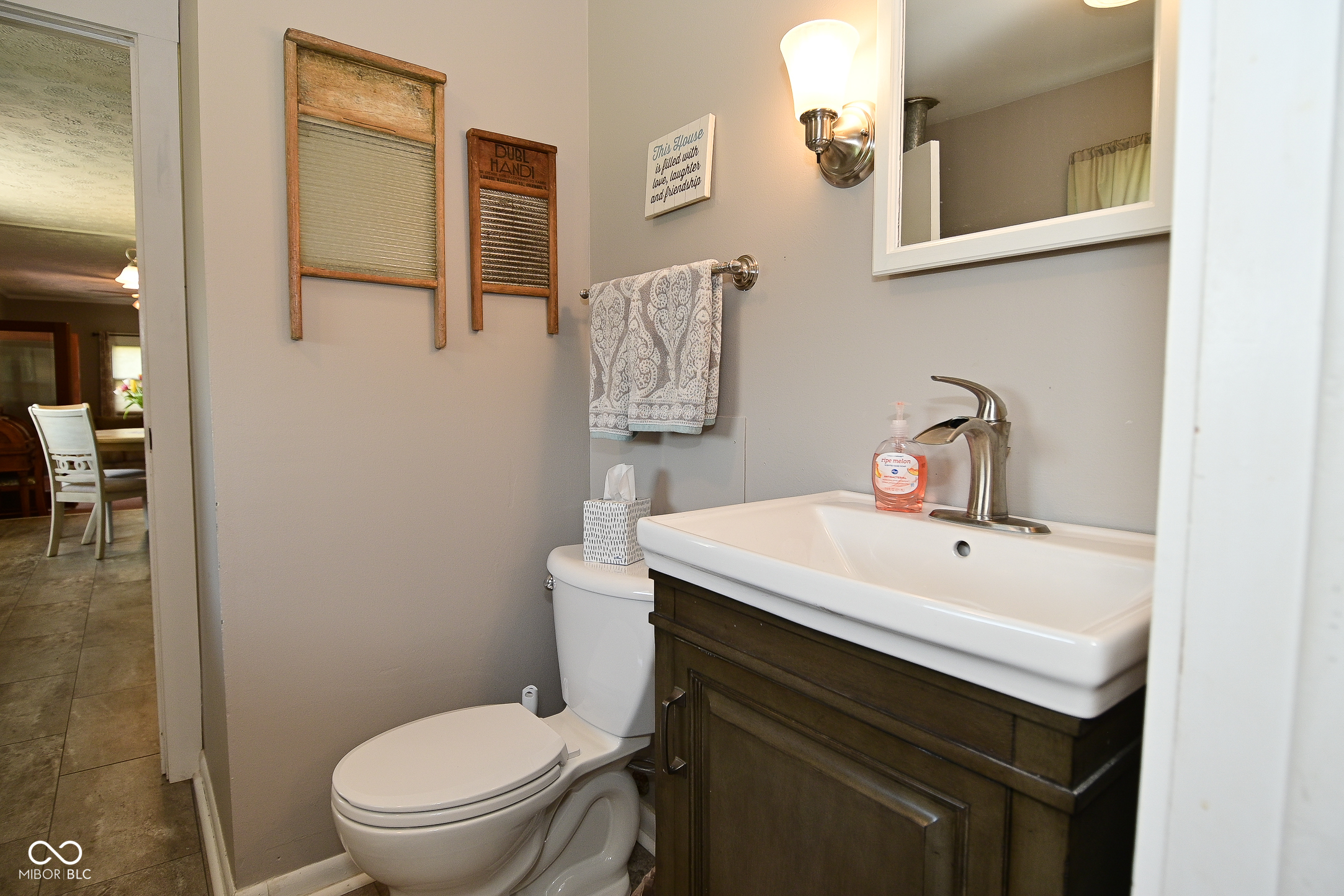 5693 W Walnut Street