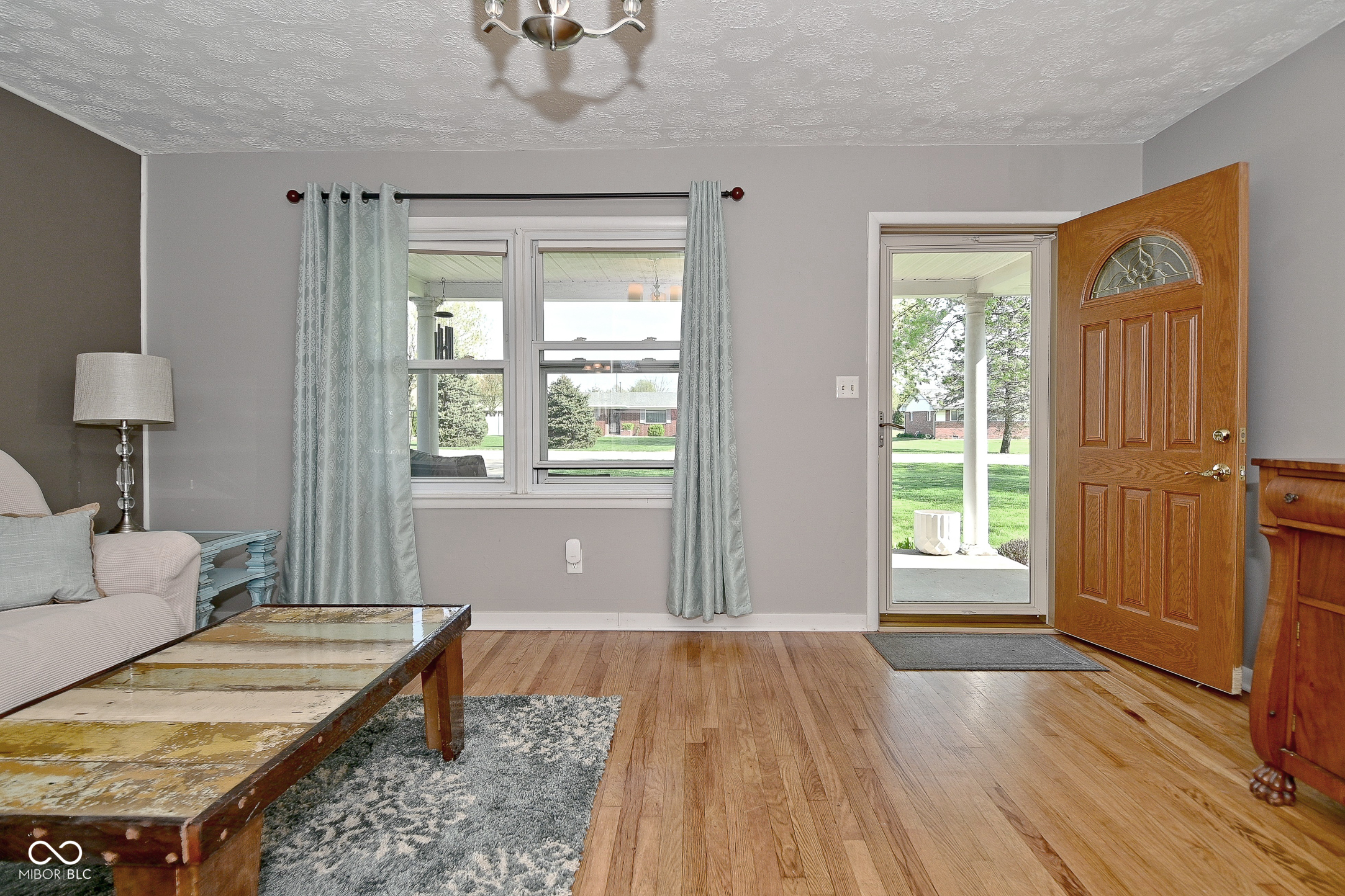 5693 W Walnut Street