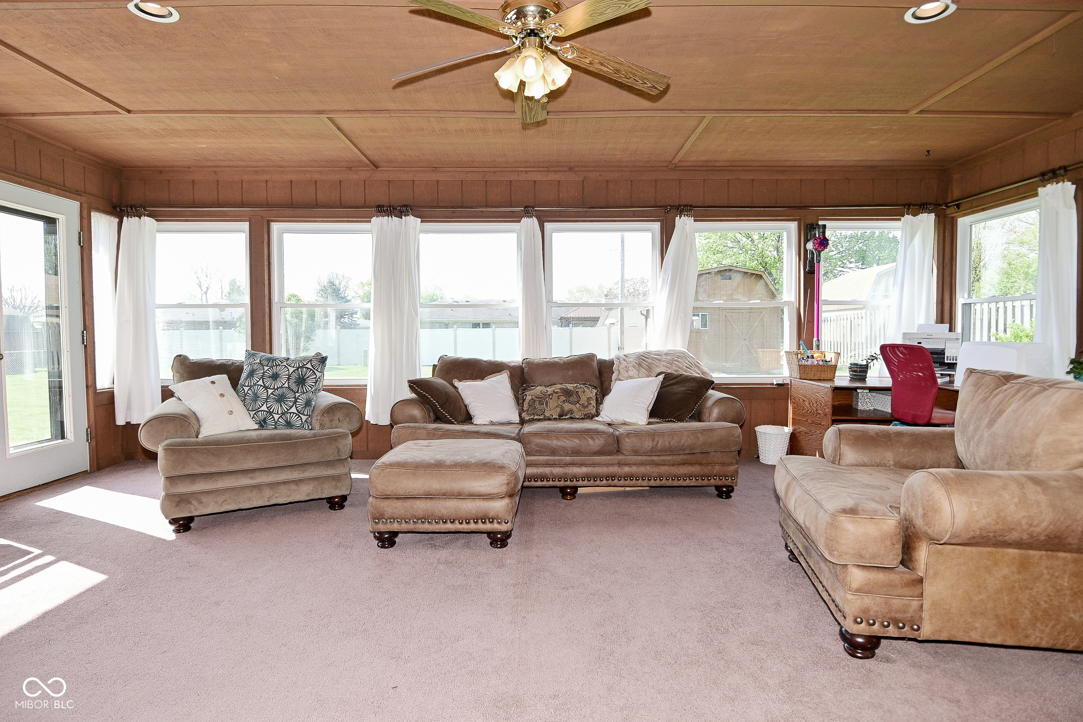 5693 W Walnut Street