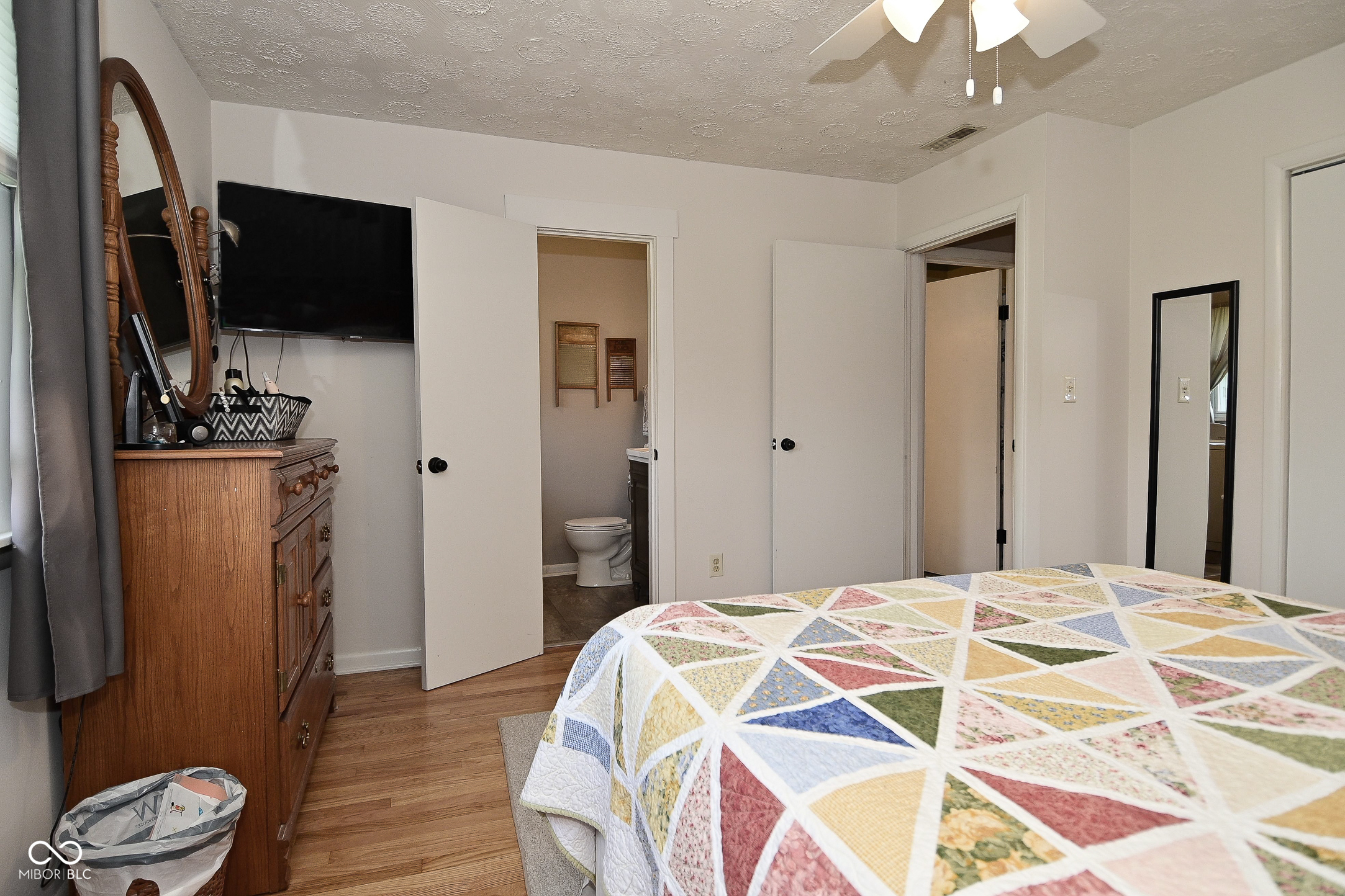 5693 W Walnut Street